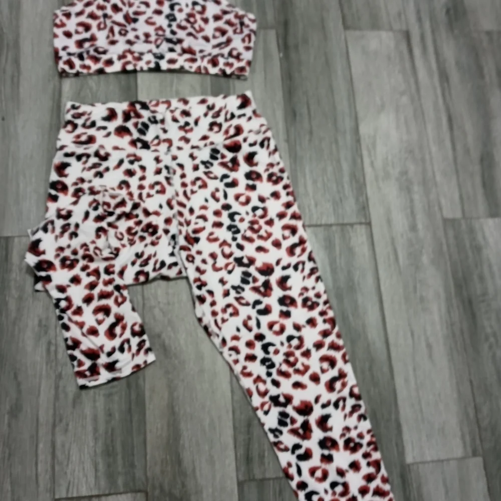 Shein high waist cheetah print Athletic leggings and Racerback Top